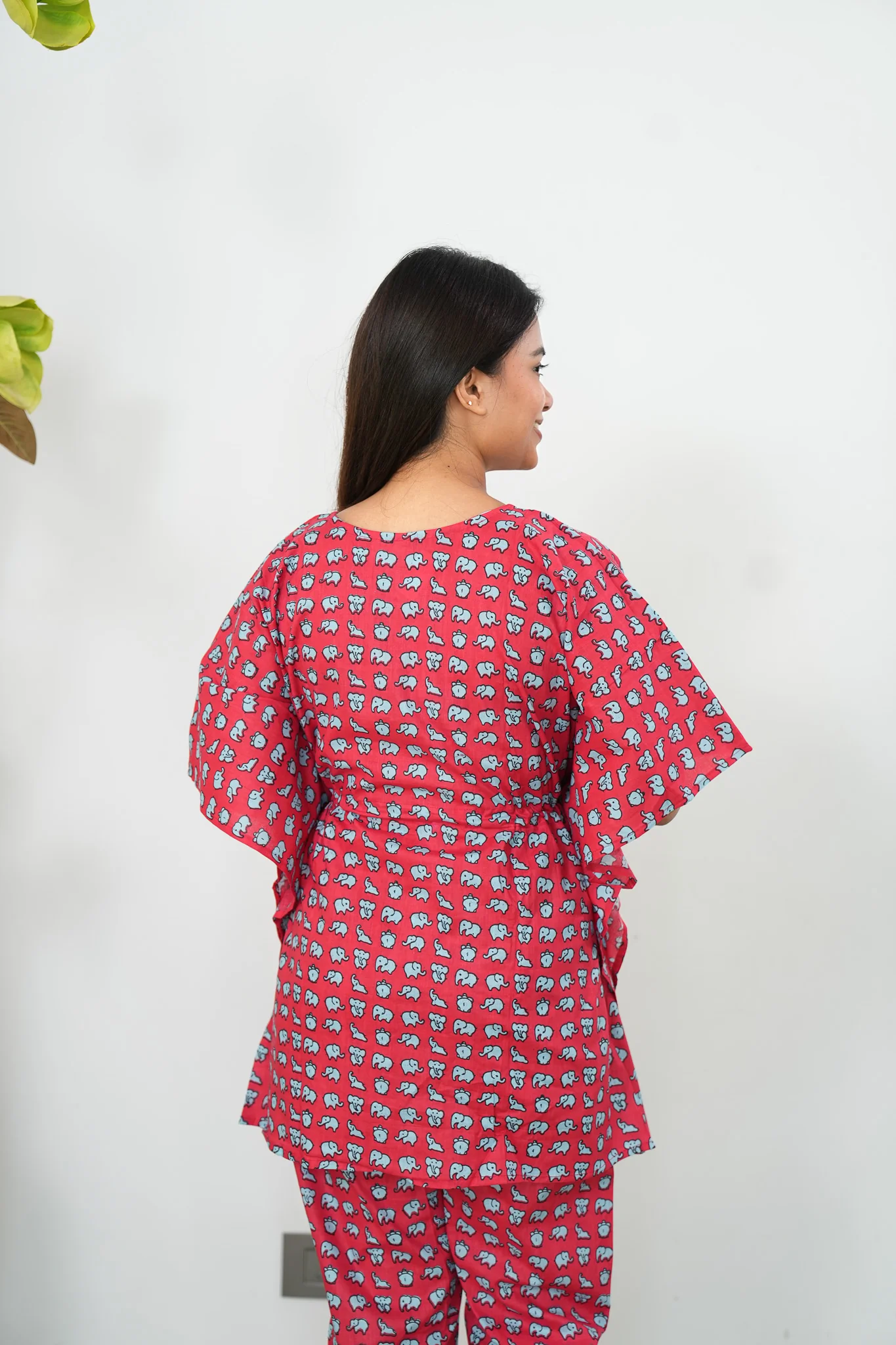Red mini elephant cotton comfies - Image 4