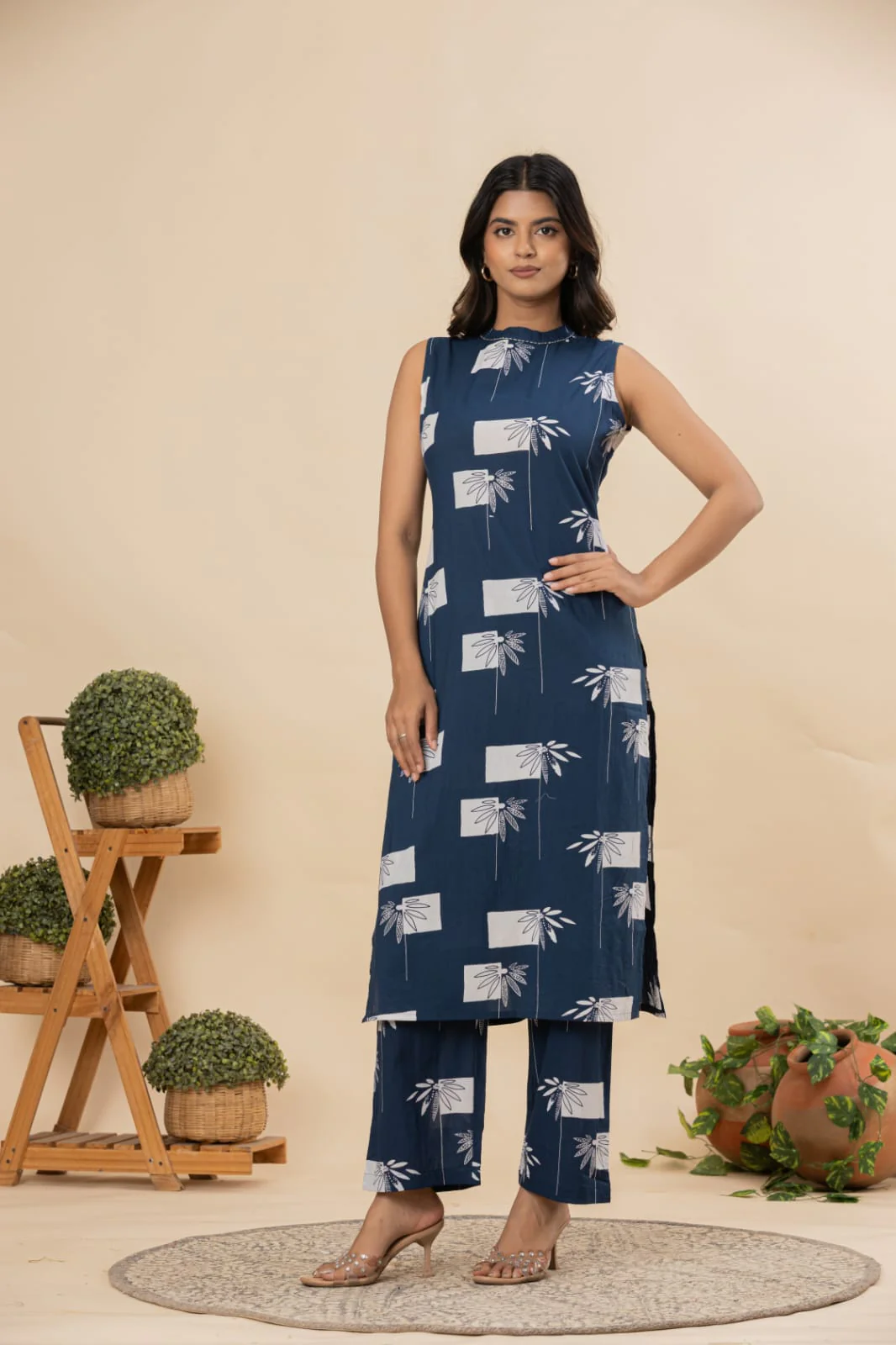 Blue and beige floral cotton co-ords set(attached sleeves) - Image 3