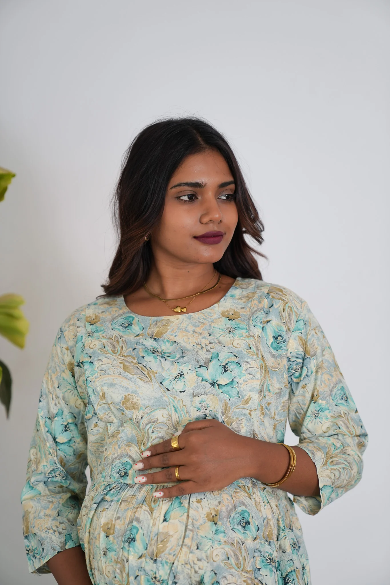 Blue roses floral maternity nursing wear - Image 4