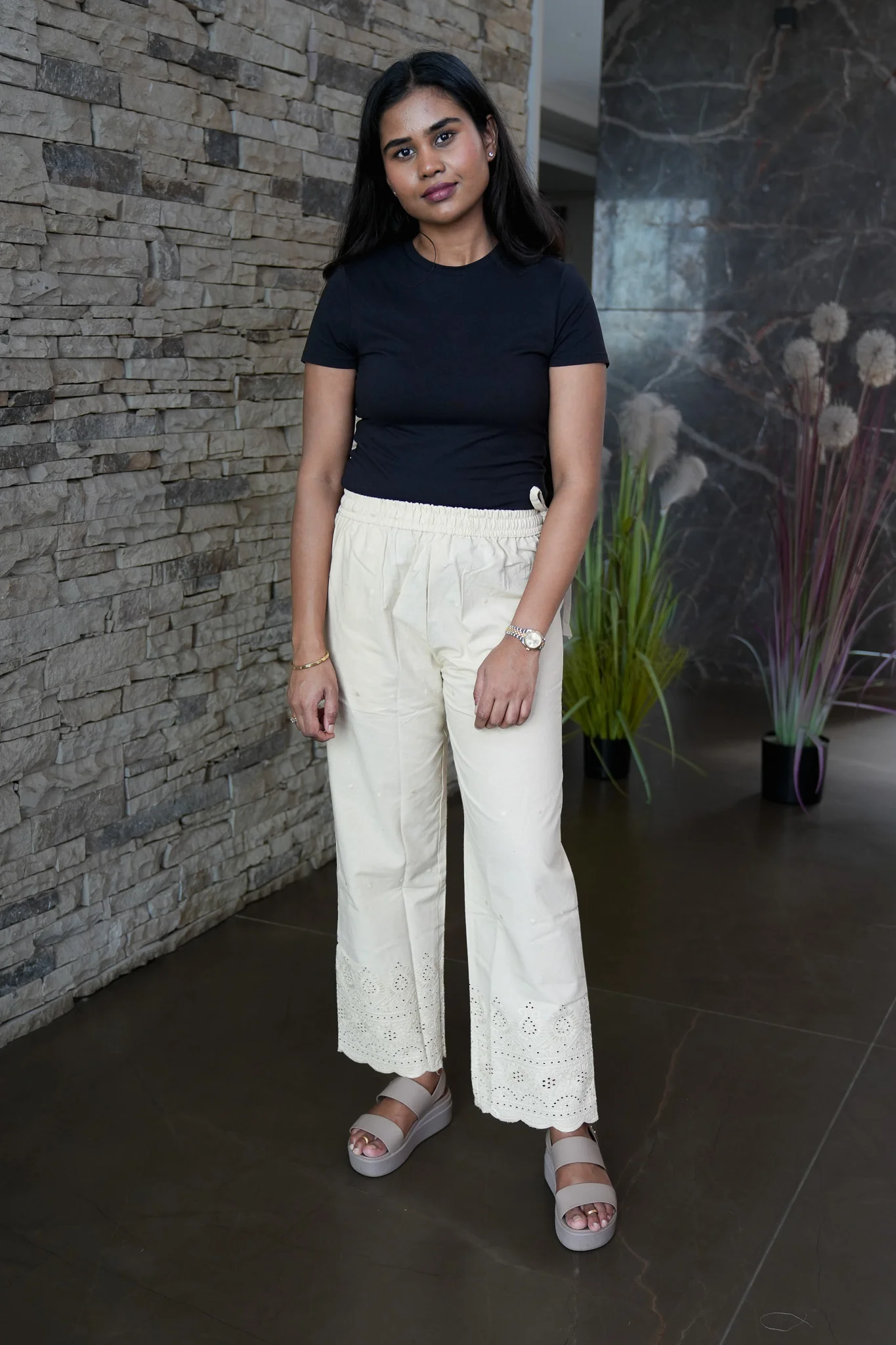 Cotton pants with chikankari work - Image 6