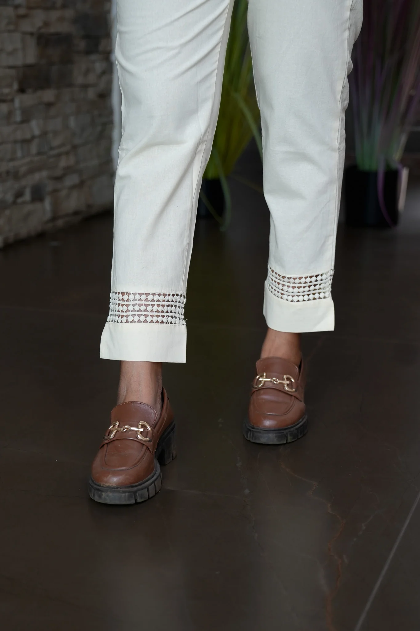 Cotton parallel pants with tie - Image 13
