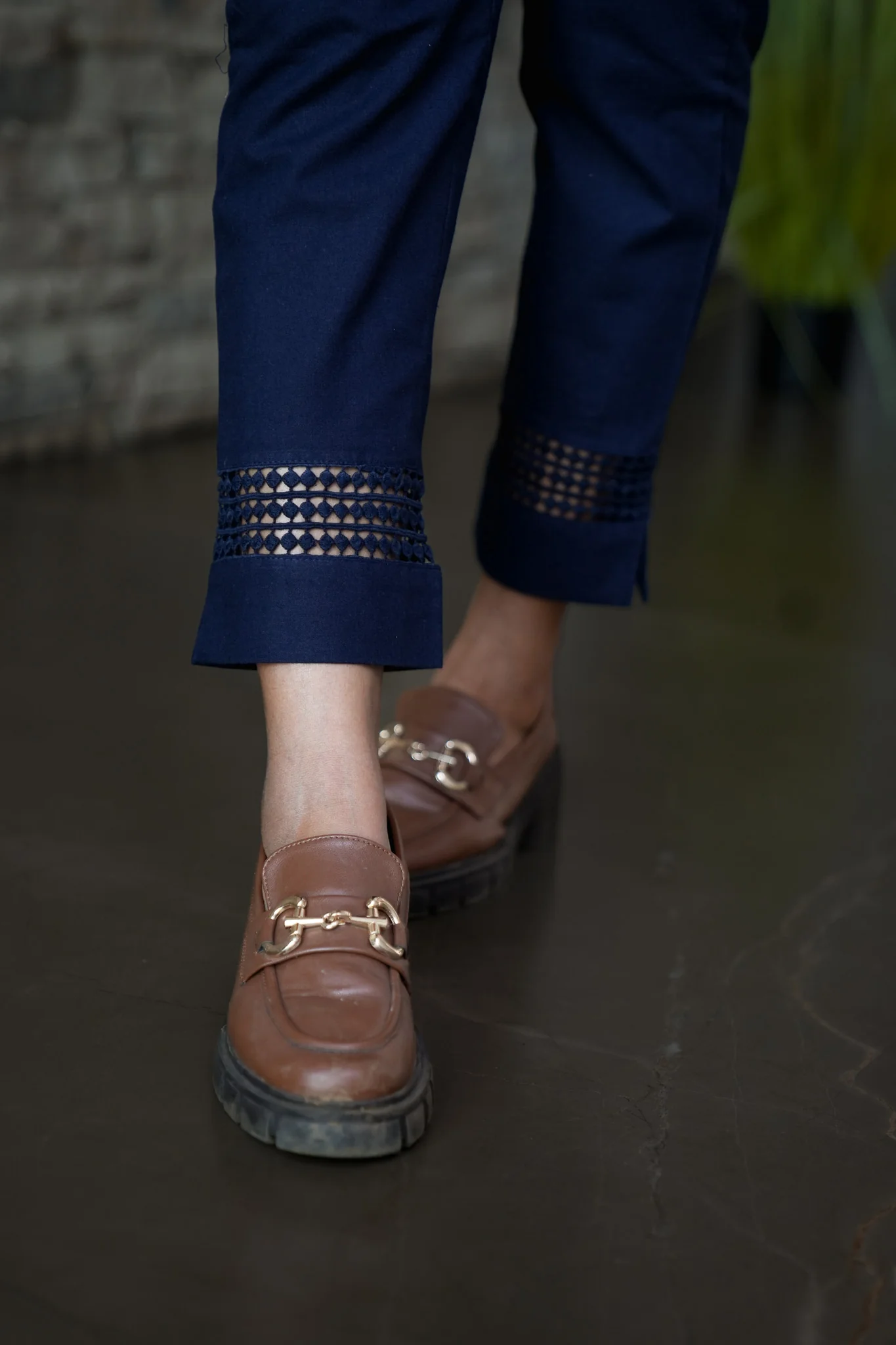 Cotton parallel pants with tie - Image 18