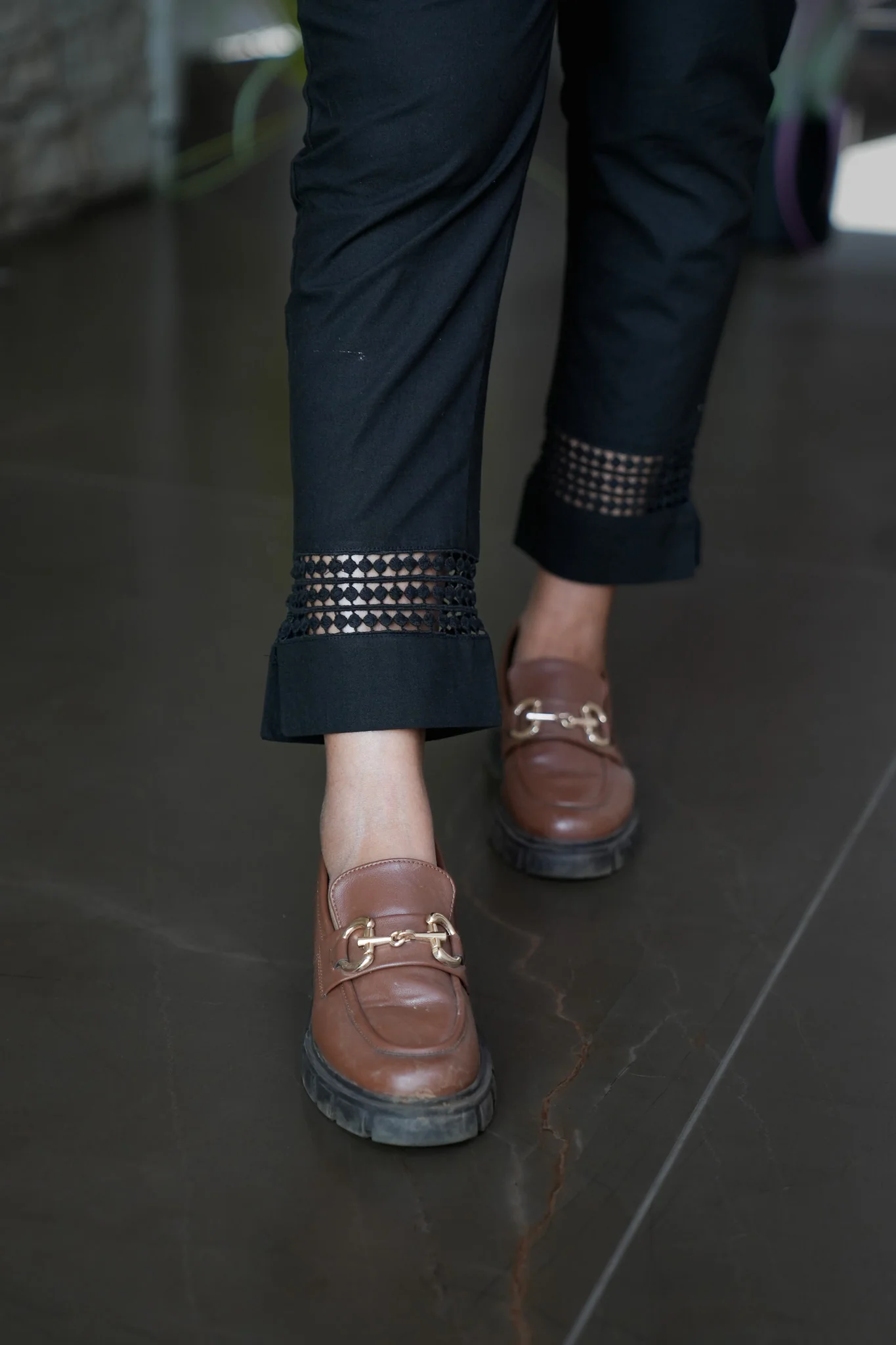 Cotton parallel pants with tie - Image 3
