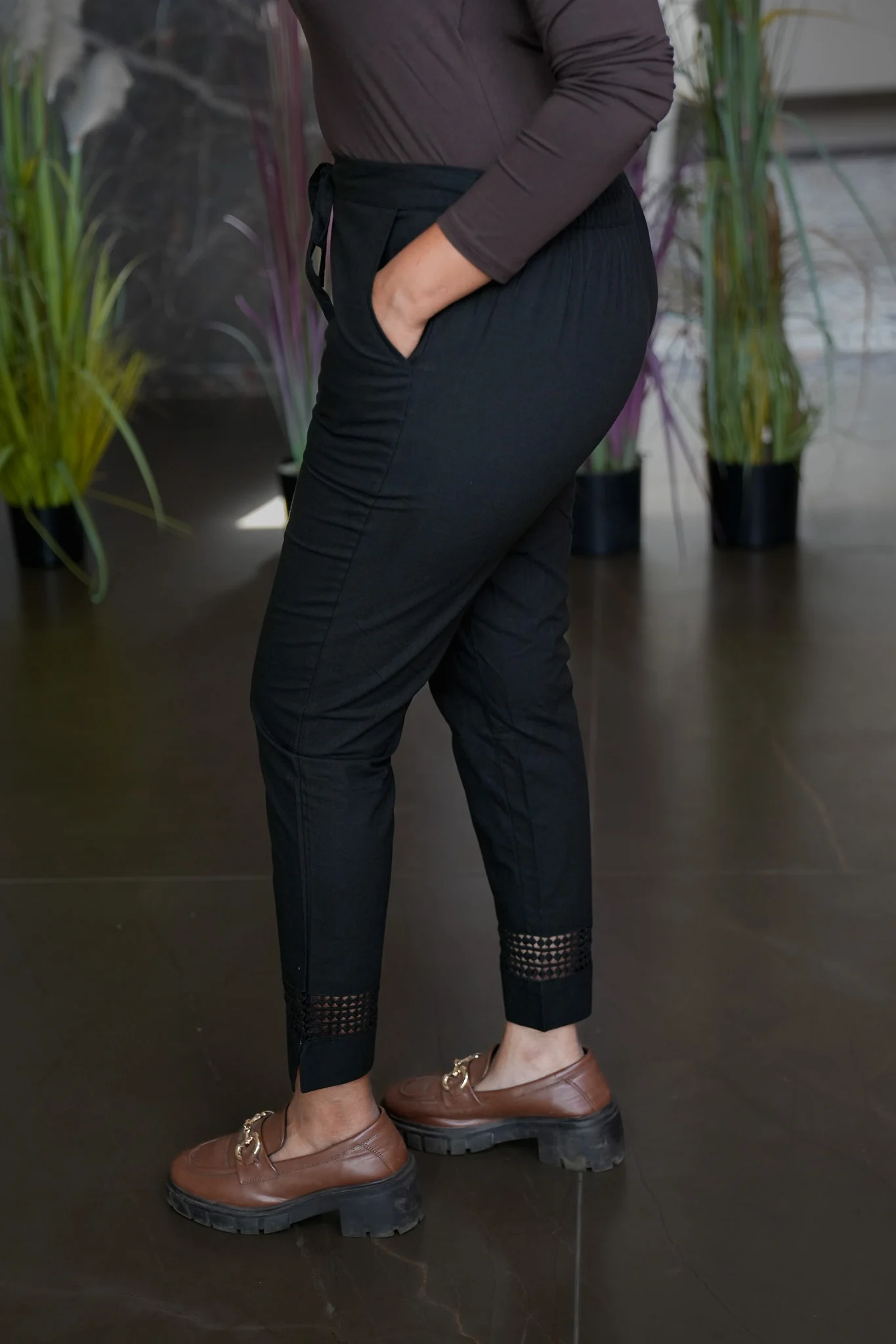 Cotton parallel pants with tie - Image 5