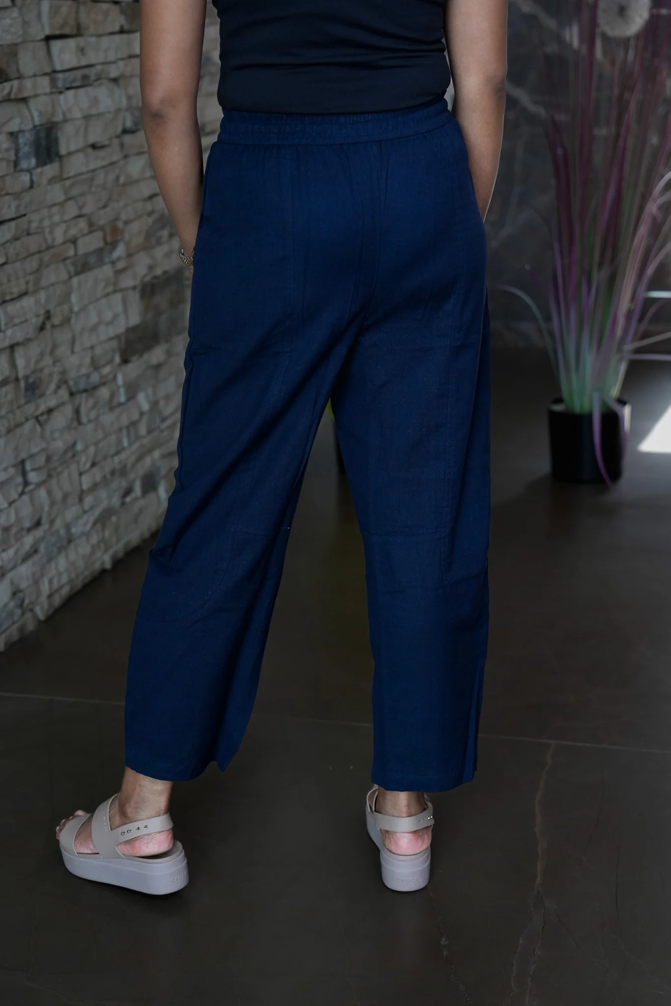Cotton straight pants with tie - Image 9