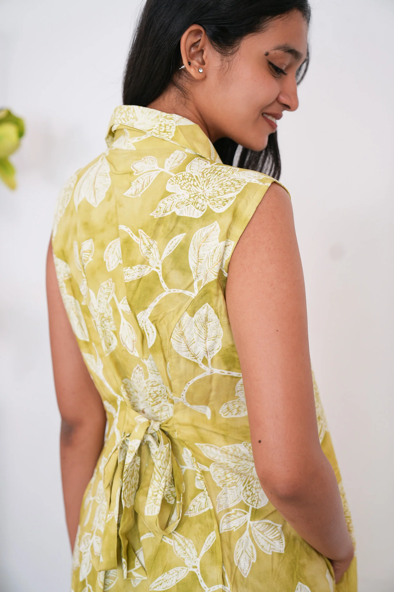 Olive green viscose shirt dress(attached sleeves) - Image 3