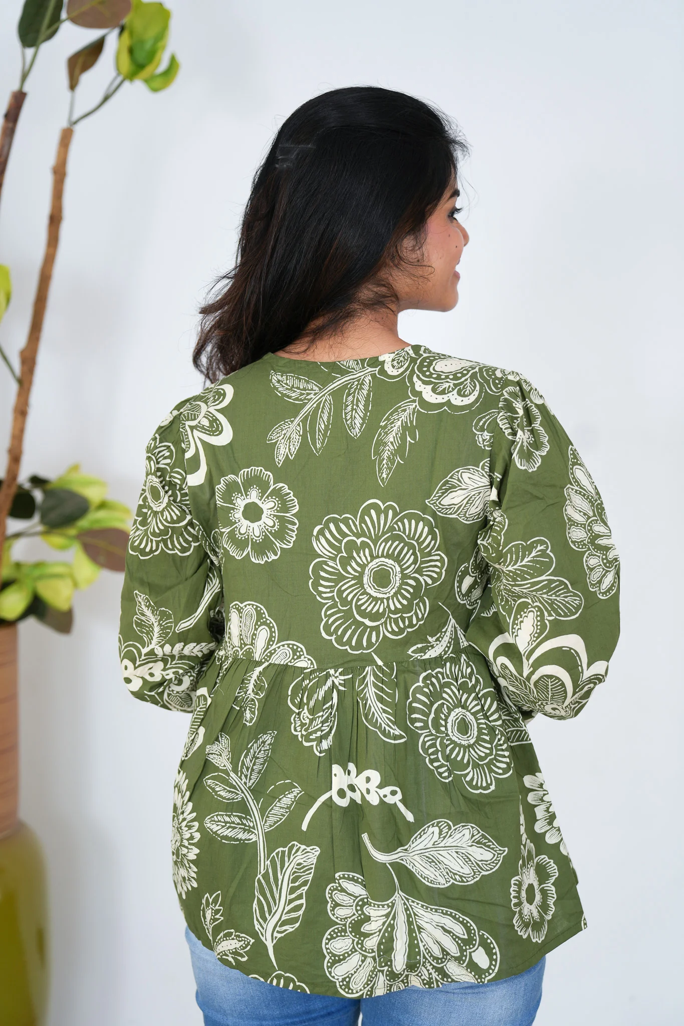 Olive green V neck cotton peplum top - Image 3