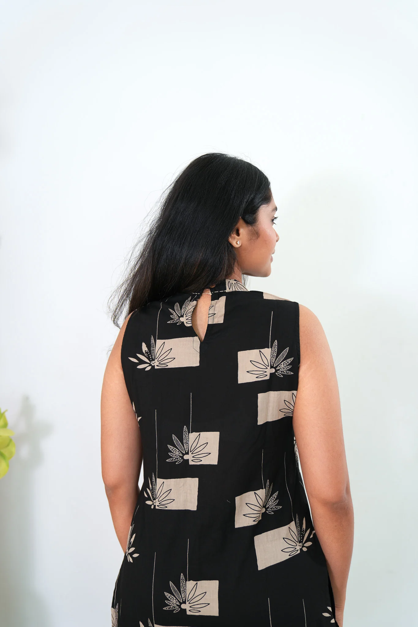 Black and beige floral cotton co-ords set(attached sleeves) - Image 9